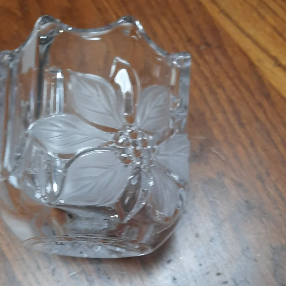 Cup - Picture 1 of 1